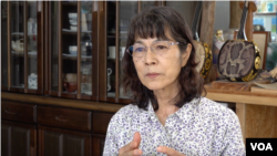经营小旅店的与那国岛居民狩野文美江。(美国之音加洛拍摄)