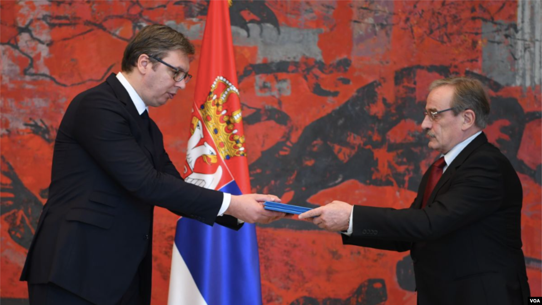 Novi ambasador Hrvatske u Srbiji Hidajet Biščević predaje akreditive predsedniku Srbije Aleksandru Vučiću u maju 2020. godine (foto: predsednik Srbije)