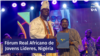 Ooni Adeyeye Enitan Ogunwusi, o 51º Ooni de Ifé, Nigéria, e Zinga Suama, reconhecida como uma das '100 Jovens Africanos Excepcionais'
