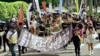 反送中五周年台港社运人士在台北游行纪念，高唱《愿荣光归香港》