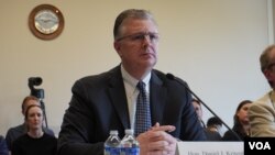 美国国务院负责东亚和太平洋事务助理国务卿康达(Daniel Kritenbrink)2024年6月27日出席众议院外交事务委员会印太小组委员会听证会。(美国之音记者李逸华拍摄)