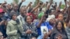 Militantes aderem à manifestação da Renamo pela "reposição da verdade eleitoral autárquica" em Maputo.