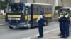 香港壹传媒创办人黎智英国安案，控方第4名从犯证人、“12港人”之一李宇轩，3月13日由俗称“铁甲威龙”的高度设防囚车，押送到西九龙裁判法院，首日出庭作供 (美国之音/汤惠芸)