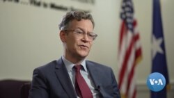 VOA英语视频：美国国防部副部长卡尔在五角大楼接受美国之音采访的视频片段