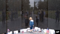 Фото для ілюстрації: Меморіал ветеранам В'єтнамської війни перед Днем пам'яті у США 2023 року, Вашингтон. Фото: AP/Jose Luis Magana