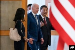 美国总统拜登与中国国家主席习近平在印尼20国峰会期间举行面对面会谈。（2022年11月14日）