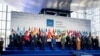 Архів – Світові лідери позують для групового фото на саміті G-20 у конференц-центрі La Nuvola в Римі, 30 жовтня 2021 року. Цьогорічний саміт G-20 відбудеться в листопаді на Балі, Індонезія.