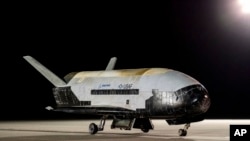 2022年11月12日（星期六），波音公司制造的X-37B轨道试验飞行器（OTV）在美国宇航局佛罗里达州肯尼迪航天中心着陆。 