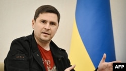 Подоляк бачить дуже обмежену присутність "Групи Вагнера" в Білорусі й через те, що в Лукашенка просто не буде бажання строювати собі додаткові загрози.  