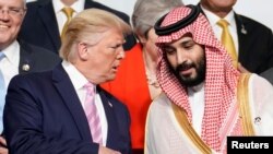 Архівне фото. Президент США Дональд Трамп та наслідний принц Саудівської Аравії Мухаммед бін Салман під час саміту лідерів G20 в Осаці, Японія, 28 червня 2019 р. REUTERS/Kevin Lamarque