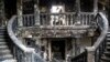 Una vista del interior del teatro Mariúpol dañado durante los combates en esa ciudad bajo dominio de los separatistas de Donetsk, en el este de Ucrania, el 4 de abril de 2022.