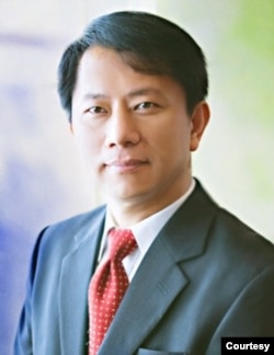 美国南卡大学艾肯商学院讲座教授谢田