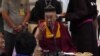 ༧གོང་ས་མཆོག་ལ་དྭགས་སུ་ཡོད་པའི་ཡེ་ཤུ་དང་ཁ་ཆེའི་ཆོས་ཁང་དུ་ཕེབས། 