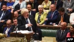 英国首相约翰迅在议会最后一次参加首相问答并回答议员们的提问（2022年7月20日）