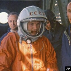 1961年4月苏联宇航员加加林在升空前