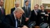 США: старший політичний радник Трампа розкритикував блокування судом указу щодо імміграції