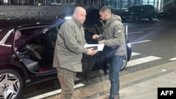 Міністр оборони України Рустем Умеров прибуває на зустріч з міністром оборони Південної Кореї Кім Йон Хюном у Міноборони в Сеулі, 27 листопада 2024 року. (Фото: YONHAP / AFP)