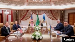 Делегації США та України ведуть перемовини в Саудівській Аравії в присутності міністра закордонних справ країні Файзала бін Фархана та радника з нацбезпеки Мохаммада Аль-Айбана