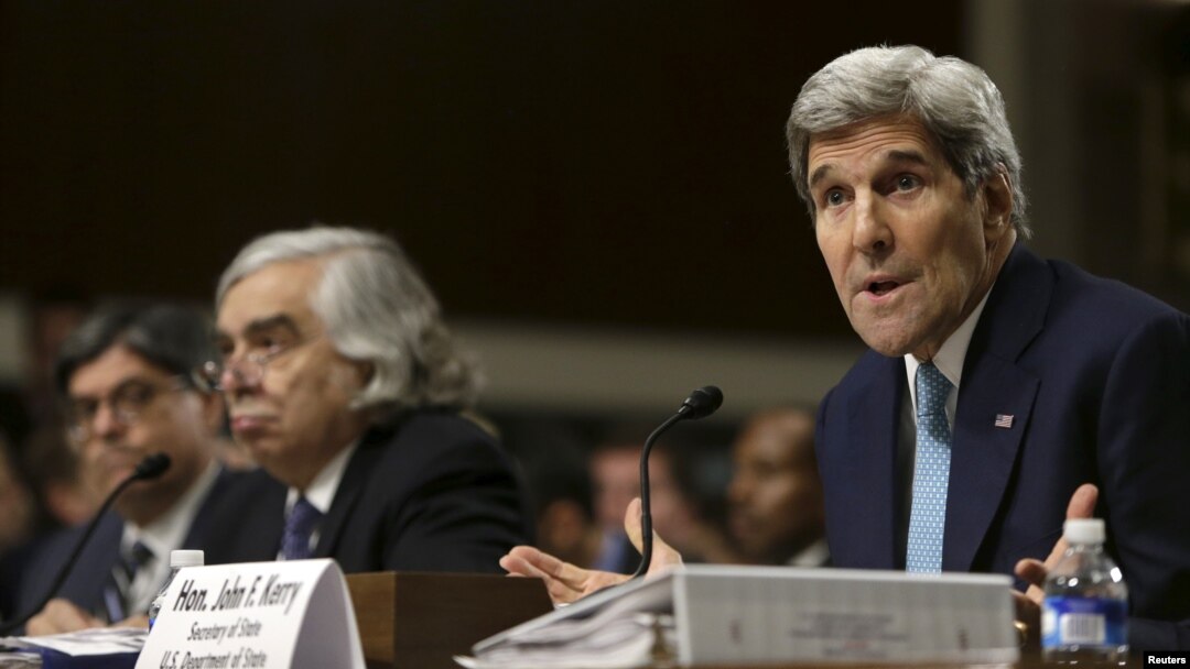 U.S. Secretary of State John Kerry, right, Energy Secretary Ernest Moniz, center, and Treasury Secretary Jack Lew testify before a Senate Foreign Relations Committee hearing, in Washington, July 23, 2015. 