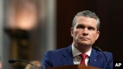 Піт Геґсет, номінант на посаду очільника Пентагону, під час слухань у Комітеті Сенату США зі збройних сил щодо затвердження його кандидатури, Капітолій, Вашингтоні, 14 січня 2025 року. Фото: AP/Alex Brandon