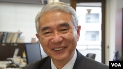 前日本潜水艇艇长山内敏秀（美国之音歌篮）