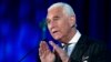 Roger Stone, aliado y asesor del presidente Donald Trump, fue arrestado en su casa Florida. Enfrenta siete cargos que incluyen manipulación de testigos, obstrucción y declaraciones falsas.