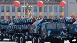 2009年10月1日红旗-9导弹在中共国庆60周年阅兵式上亮相