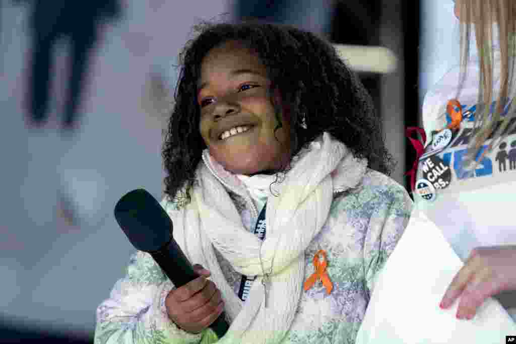Yolanda Renee King, mjukuu wa Martin Luther King Jr, akiongea wakati katika maandamano ya kushinikiza Uhai wetu wakiunga mkono kuwepo udhibiti wa silaha mjini Washington, Machi 24, 2018.