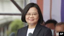 台湾前总统蔡英文在台北发表讲话。资料照