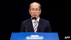 韩国总统府国家安保室第一次长金有根(Kim You-geu)在韩国决定退出韩日军事情报分享协议后讲话。(2019年8月22日)