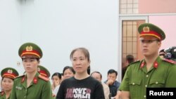 Blogger Nguyễn Ngọc Như Quỳnh tại phiên xử phúc thẩm 30/11/2017.