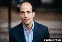 纽约大学法学院亚美研究所研究员何宜伦（Arron Halegua）