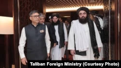سرپرست وزارت خارجۀ طالبان گفته است که آنان به عنوان بخشی از سیاست خارجی متوازن و اقتصادی محور خود، به دنبال تقویت روابط سیاسی و اقتصادی با هند اند.