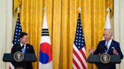 美韩领导人峰会后见记者（美联社2021年5月21日）