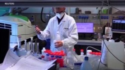 科学家在检测新冠病毒的最新变异毒株奥密克戎（B.1.1.529)