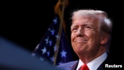Donald Trump recibió un impulso el domingo, tanto en Nuevo Hampshire como en la carrera en general, con el anuncio de que el gobernador de Florida, Ron DeSantis, abandonaba su campaña.