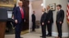 Президент США Дональд Трамп, співзасновник Oracle Ларрі Еллісон, керівник SoftBank Масайосі Сон та очільник OpenAI Сем Альтман, Вашингтон, 21 січня 2025.