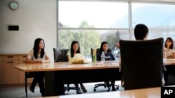康涅狄克大学的中国学生学者联合会正在开会