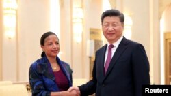 中国国家主席习近平在人民大会堂会晤美国国家安全顾问苏珊·赖斯。（2016年7月25日）
