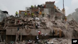 墨西哥的墨西哥市等地區遭逢里氏7.1的大地震，災區滿目瘡痍，據報導有三百多人喪生。