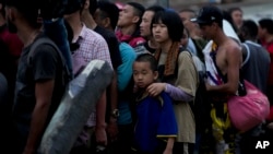 2023年5月7日在巴拿马的中国移民队伍