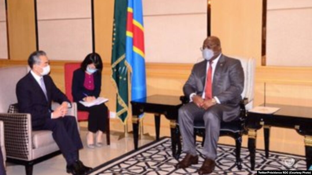 Président Félix Tshisekedi na masolo na ministre ya Chine ya mambi ya Bapaya Wang Yi na Palais de nation, Kinshasa, 6 janvier 2021. (Twitter/Présidence RDC) 