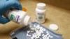 世卫组织中止用羟氯喹及艾滋病毒药物试验治疗新冠病毒感染