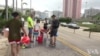 香港超级台风破坏力强 周一没停工惹民愤