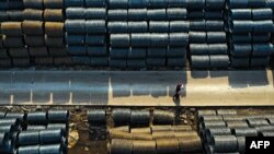 中国辽宁省一处钢铁批发市场。（法新社2024年4月11日）