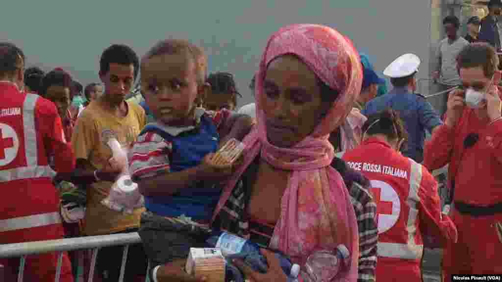 ካታንያ፡ ሰራሕተኛታት ቀይሕ መስቀል ንስደተኛታት አብ ምሕካም