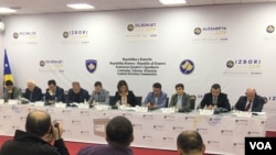 Centralna izborna komisija Kosova objavljuje zvanične rezultate parlamentarnih izbora održanih 6. oktobra (Foto: VOA)